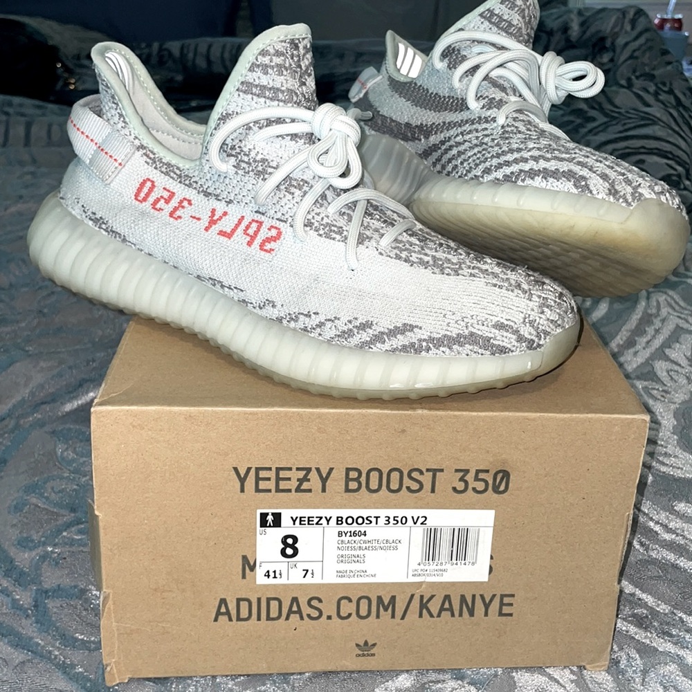 Men Yeezy Boost 350 V2  great Condition.